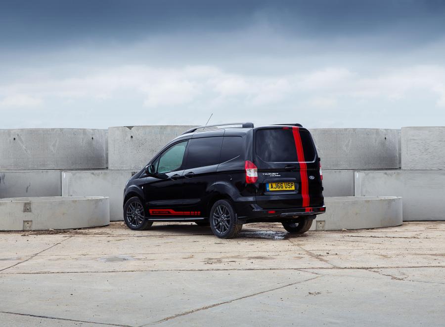  Ford Transit Courier Sport 2017 года  (UK) (фото 2 из 2)